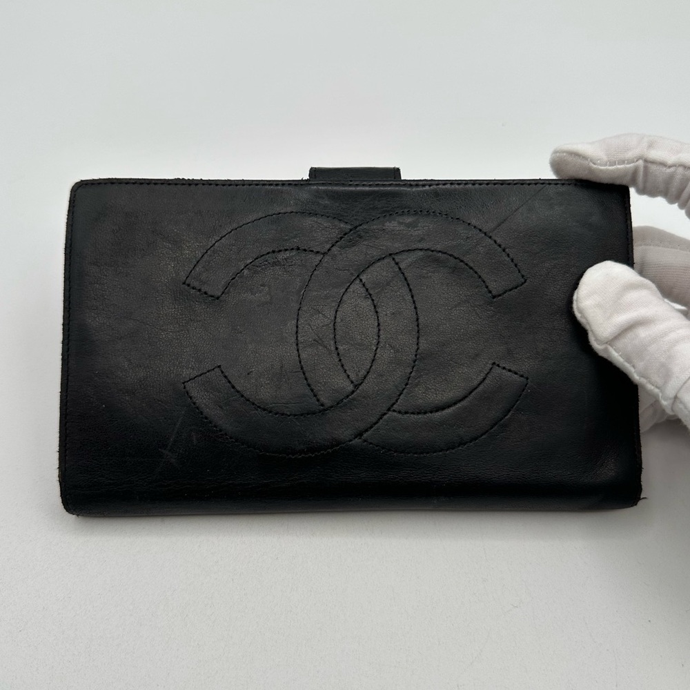 Chanel Large Interlocking Cc Wallet - image 1